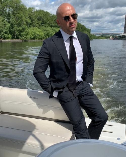 Человек - харизма!   А вам нравится актер Дмитрий нагиев? 04