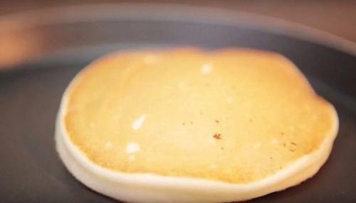 Панкейки.  Ингредиенты:  Молоко - 200 миллилитров. 07