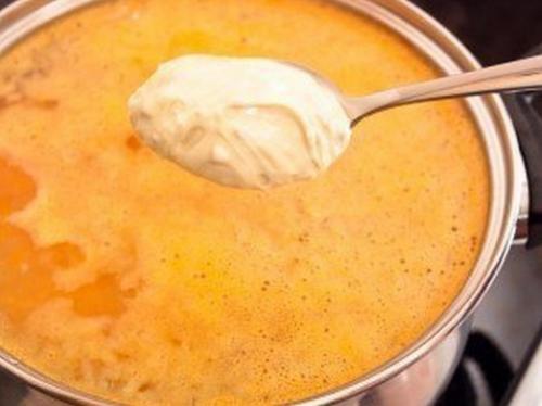 Сырный суп.   Сырный суп, незаменим в промозглую погоду, отведав его на душе становится теплее. 04