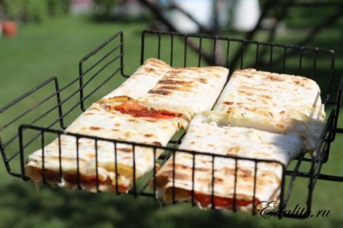 Пицца маргарита на гриле. 07