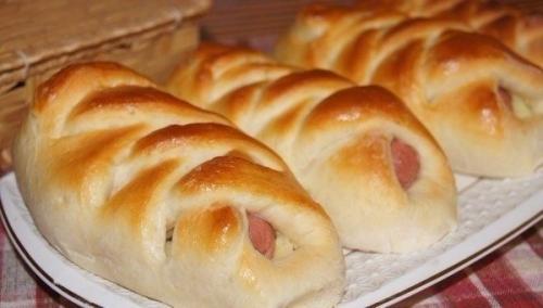 Сосиска с картофелем в тесте. Сосиска с картофелем в тесте.