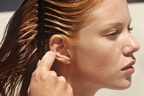 ? 15. Ужасных вещей, которые ты постоянно делаешь во время ухода за собой. 01