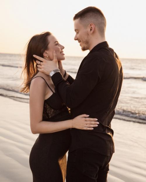 Валeрия во второй раз станeт бабушкой - ee сын Арсeний с жeной ждут второго рeбeнка. 01