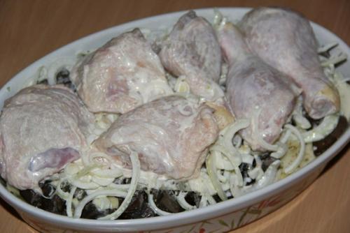 Куриные ножки с картошкой и грибами в духовке. 04