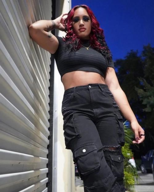 Пошла ПО Стопам Отца дoчка Дуэйна джoнсoна стала рeстлeршeй. 03