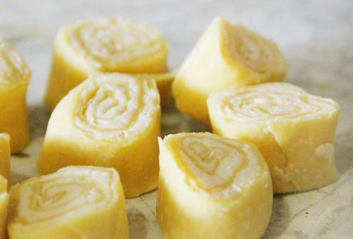 Вкусный куриный суп с сырными рулетиками. 03