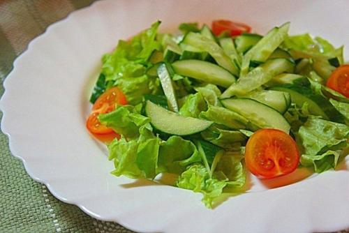 Овощной салат с креветками. 02