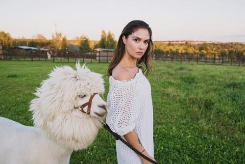 У агаты муцениеце новый роман. 01