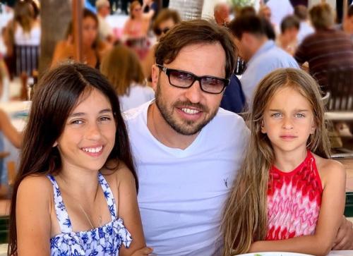 Любящий муж и отец Александр ревва. 04