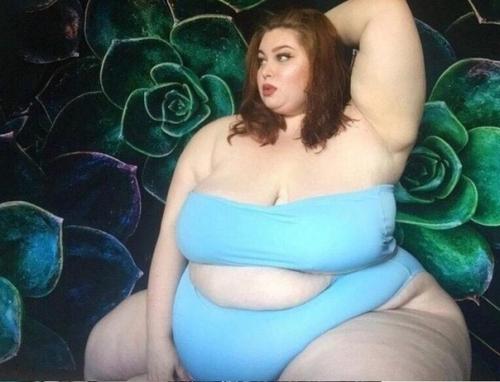 Известная блогер, которой всего 25. 02