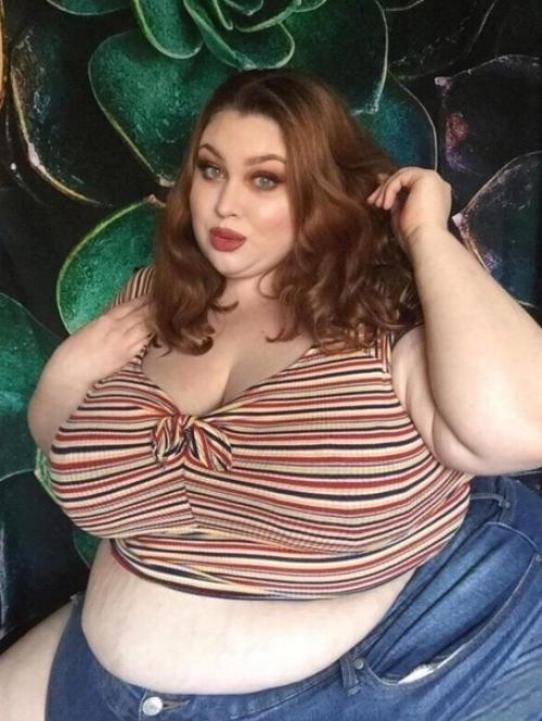 Известная блогер, которой всего 25. 04