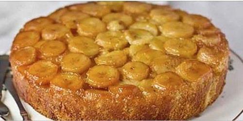 Вкусная банановая шарлотка удивит вас пышным ароматным тестом и невероятной начинкой.