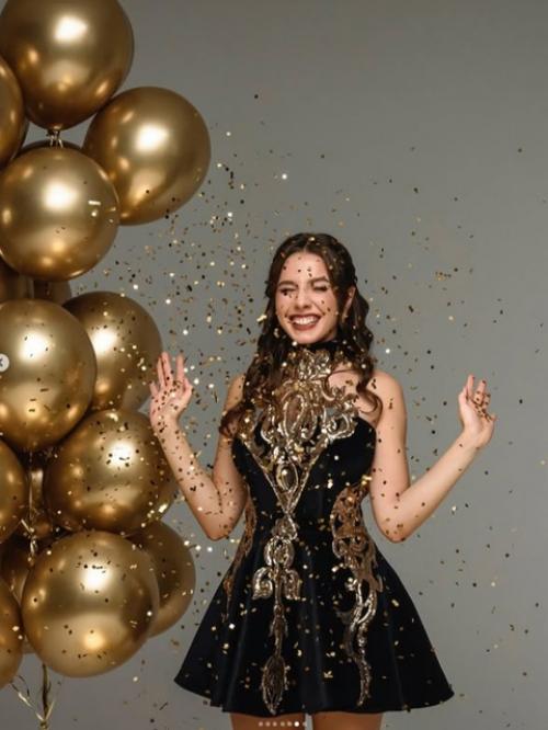 Дочке Юлии Началовой исполнилось 18: Вера Алдонина пошла по стопам мамы. 04