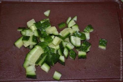 Салат с курицей, овощами и кунжутом. 03