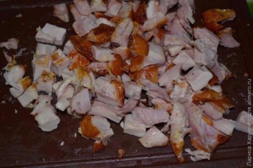 Салат с курицей, овощами и кунжутом. 01