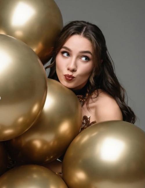 Дочке Юлии Началовой исполнилось 18: Вера Алдонина пошла по стопам мамы. 03