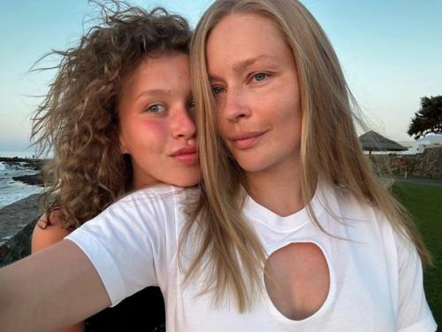 Актеры из сериала Слово Пацана с родителями. 01