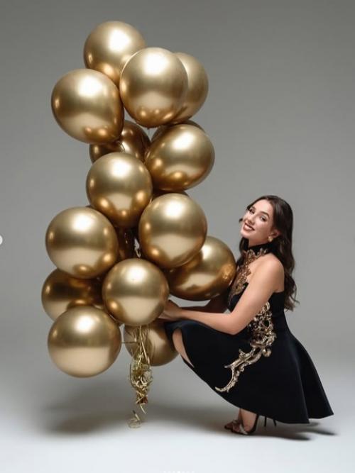 Дочке Юлии Началовой исполнилось 18: Вера Алдонина пошла по стопам мамы. 02