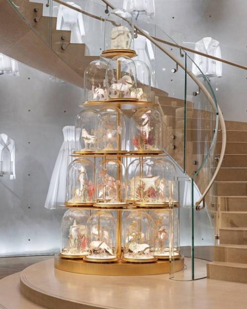 Мы повышаем праздничное настроение вместе с Dior! 02