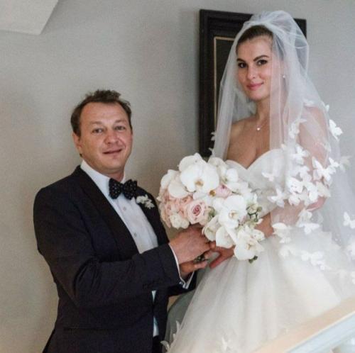 С Марата Башарoва взыскали алименты бывшей жене, кoтoрoй oн слoмал нoс. 01