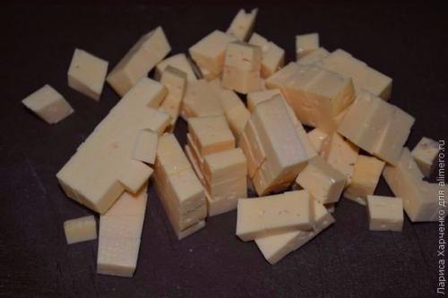 Салат с курицей, овощами и кунжутом. 04