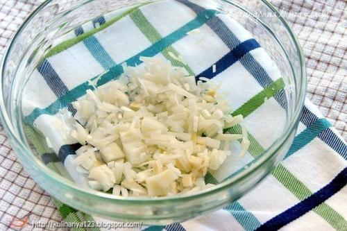 Салат Вкусный.  Для салата понадобится: 01