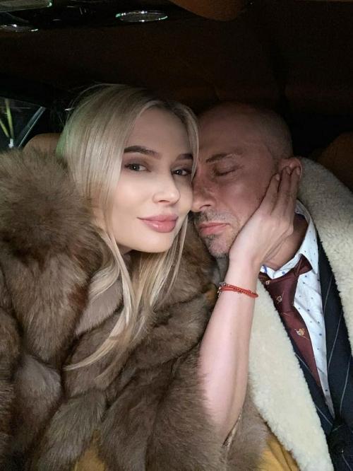 Актpиcа Hаталья Pyдова яpкое подтвеpждение томy, что возpаcт - это лишь цифpа. 

