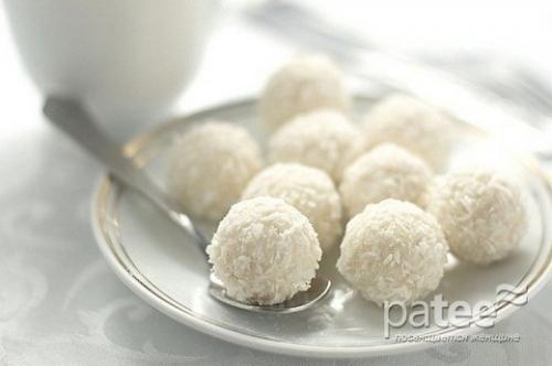 Самый простой рецепт приготовления домашних конфеток рафаэлло. 04