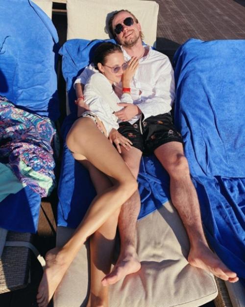 Какая же у них красивая пара! 06