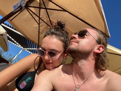 Какая же у них красивая пара! 03