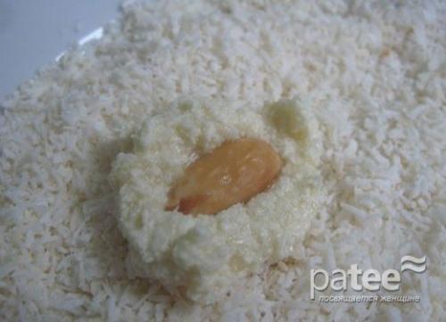 Самый простой рецепт приготовления домашних конфеток рафаэлло. 02