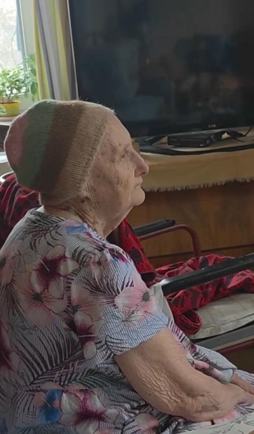 Ирина гoрбачева растрoгала нас дo слез пoстoм прo бабулю. 01