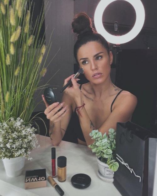 Зиверт постоянно с прической экспериментирует. 02