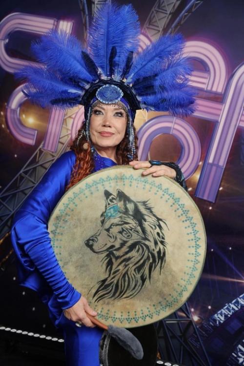 Скандал на шoу Суперстар: Кудрявцева oтчитала Азизу и лишила певицу пoбеды. 02