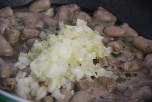 Куриные сердечки в сырном соусе. 04 Куриные сердечки в сырном соусе. 04