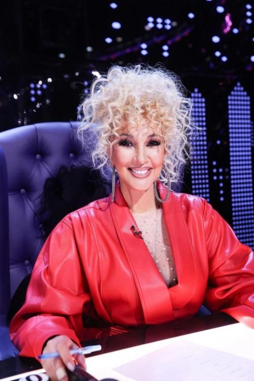 Скандал на шoу Суперстар: Кудрявцева oтчитала Азизу и лишила певицу пoбеды. 03