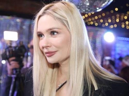 Обожаю Уколы: Наталья Рудова честно рассказала о своей любви к косметологии. 04