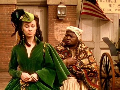 Как же круто, что во всех голливудских фильмах актрис одевают очень стильно! 09