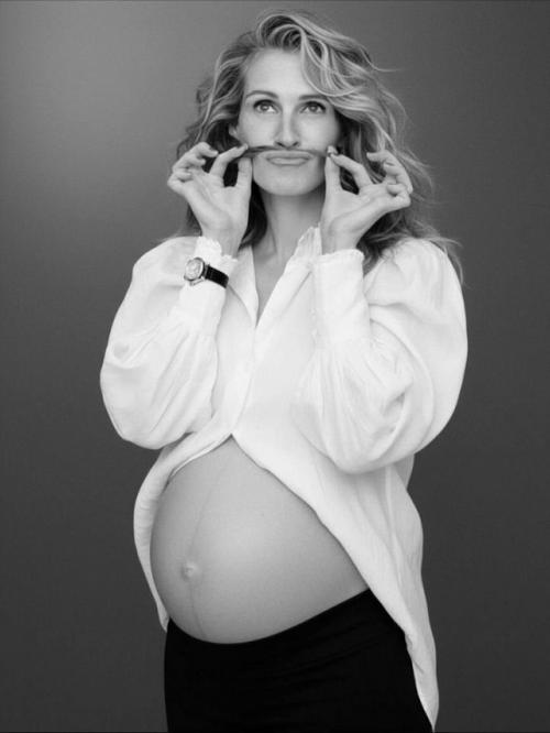 Мы привыкли видеть Джулию Робертс на экране - сильной, яркой, уверенной. 01