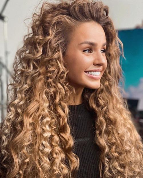 Зиверт постоянно с прической экспериментирует. 08