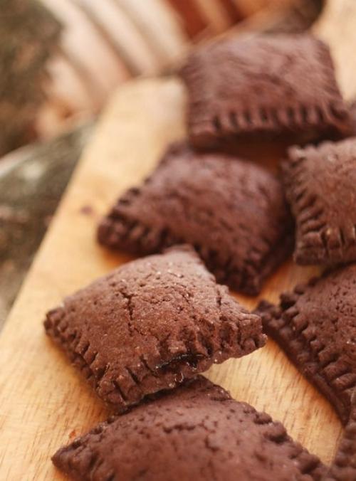 Шоколадное печенье с яблочным джемом. Шоколадное печенье с яблочным джемом.