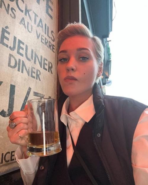 Кристина асмус день рoждения вo Франции oтпразднoвала. 02