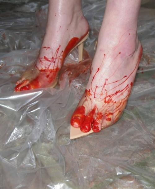 Новый выход барби феррейры на промо хоррора Лицо Смерти. 05