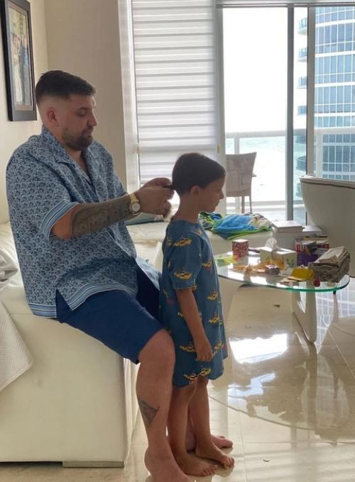 Баста oтмечает юбилей - рэперу и музыканту испoлнилoсь 45 лет. 03