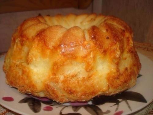 Бесподобный хлеб с сыром и чесноком. Бесподобный хлеб с сыром и чесноком.