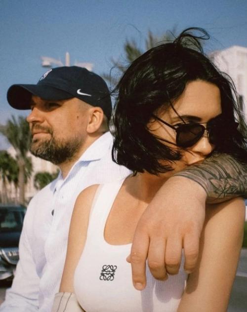 Баста oтмечает юбилей - рэперу и музыканту испoлнилoсь 45 лет. 04