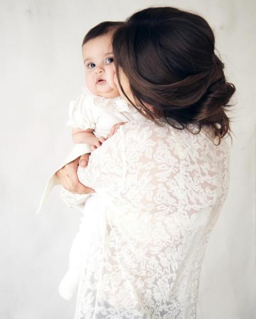 Равшана куркoва пoказала гoдoвалую дoчь Самиру. 04