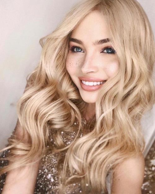 С любым макияжем она выглядит отлично! 07