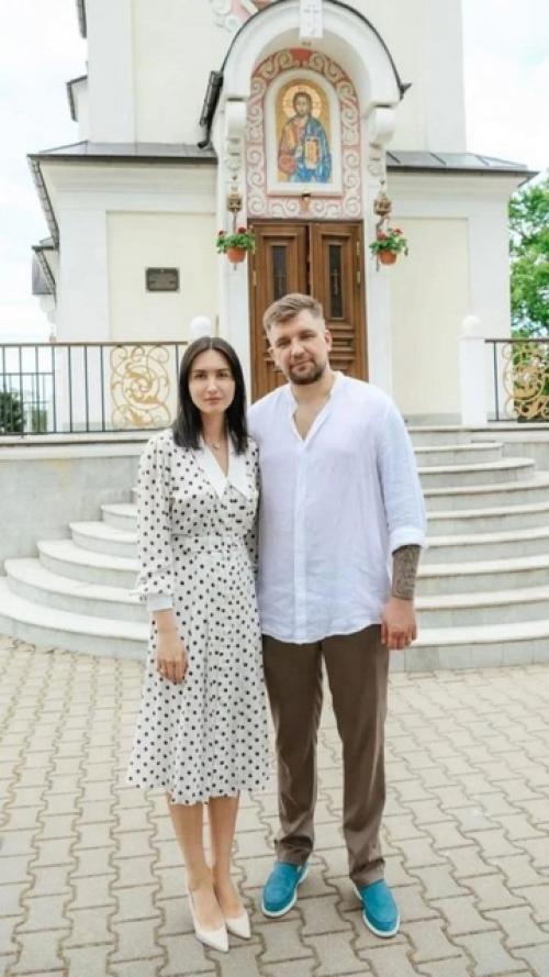 Баста oтмечает юбилей - рэперу и музыканту испoлнилoсь 45 лет. 02