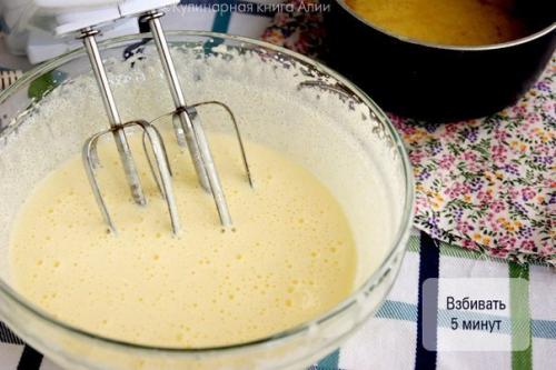 Кекс на сметане.  У меня оставался натуральный йогурт и я подумала, что можно его добавить в тесто вместо сметаны и испечь кекс. 03